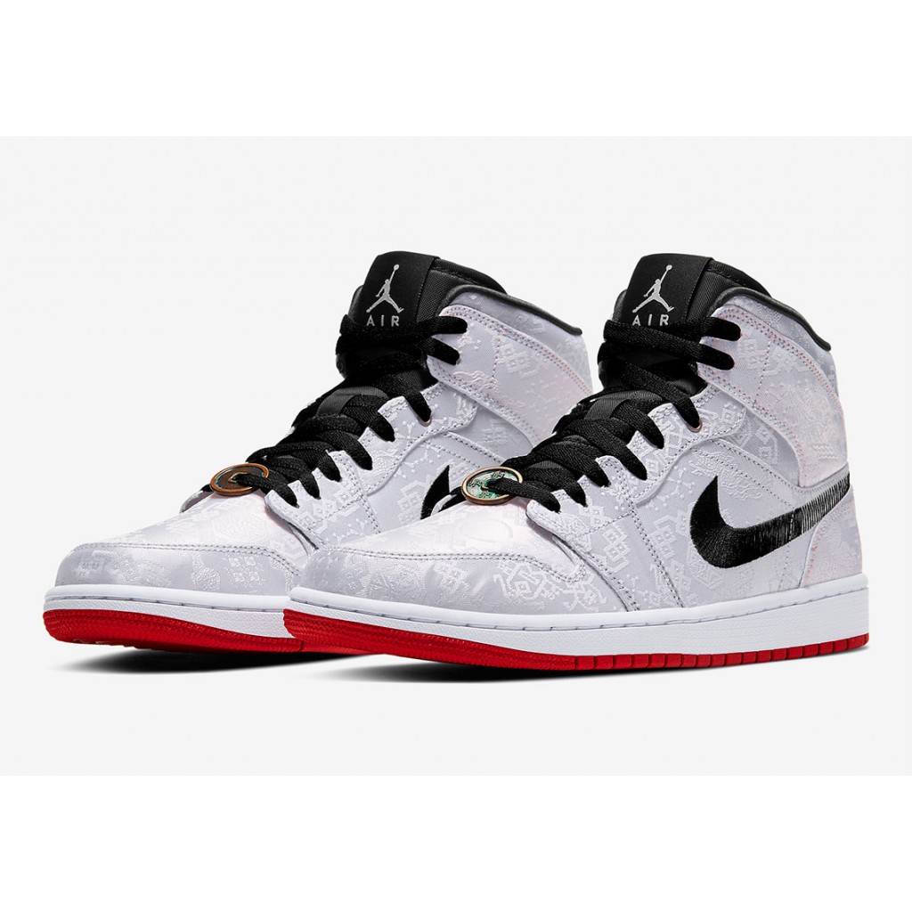 all white nike mids